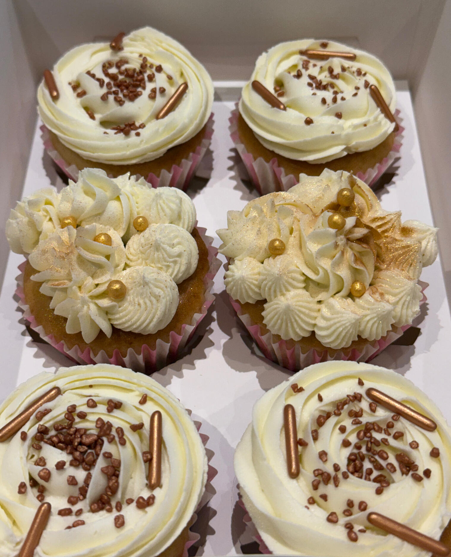 Elegant Birthday Cupcakes Elegant Birthday Cupcakes